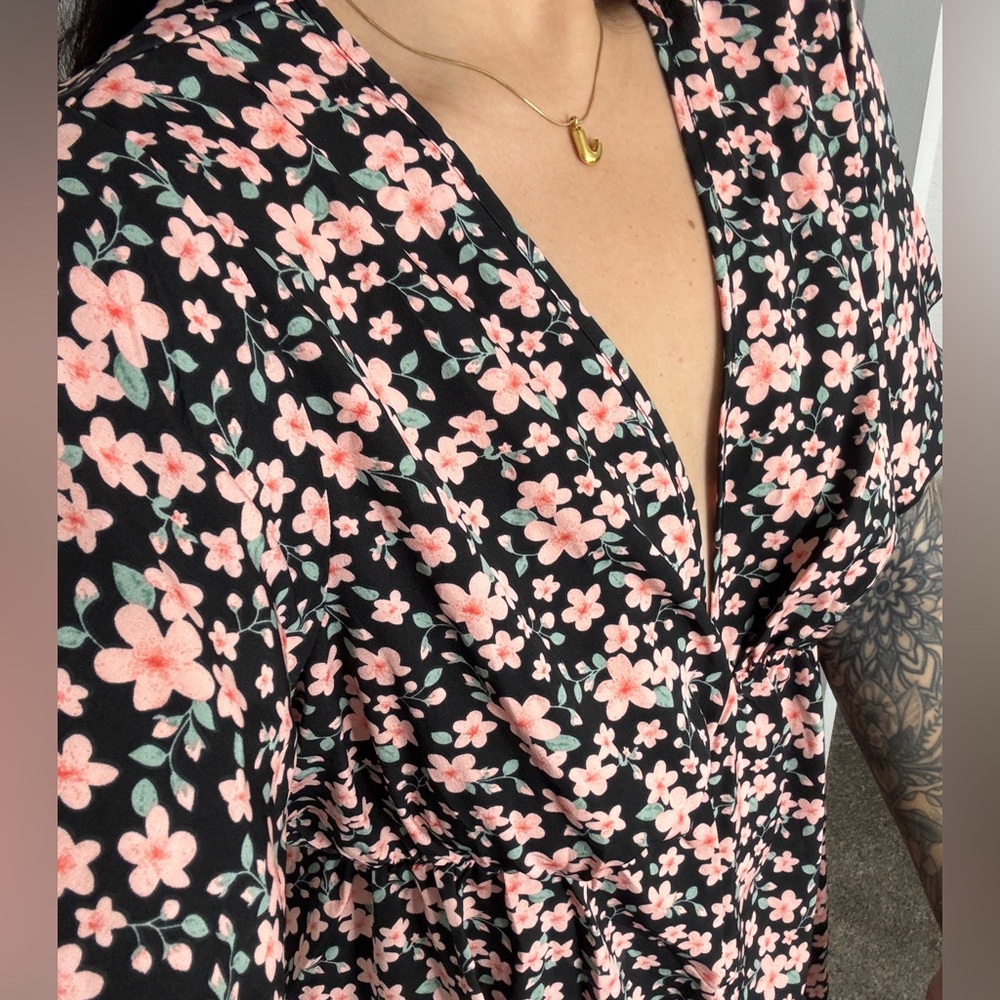 NWOT Floral Black and Pink Women's Dress - Picture 3 of 5